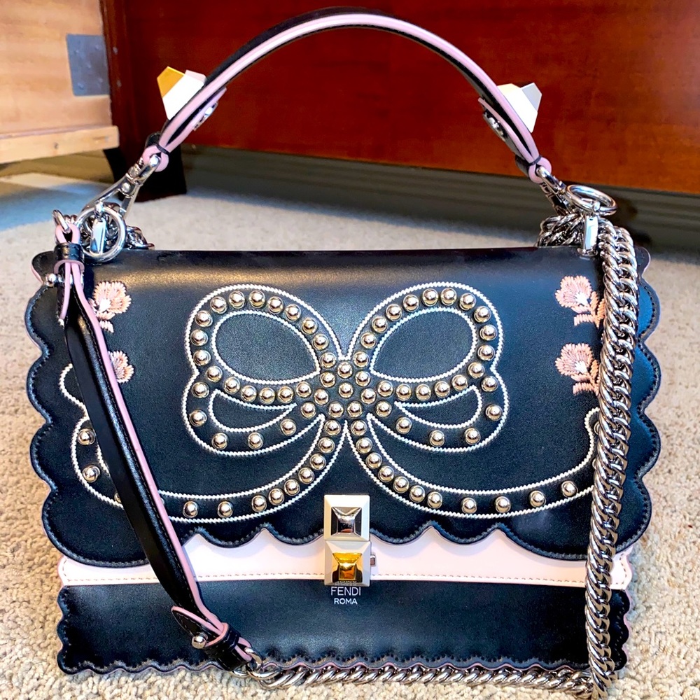 Fendi Kan I bow-embroidery leather shoulder bag